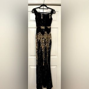 Gold and black sequins maxi dress off the shoulder sweetheart neckline. Size S